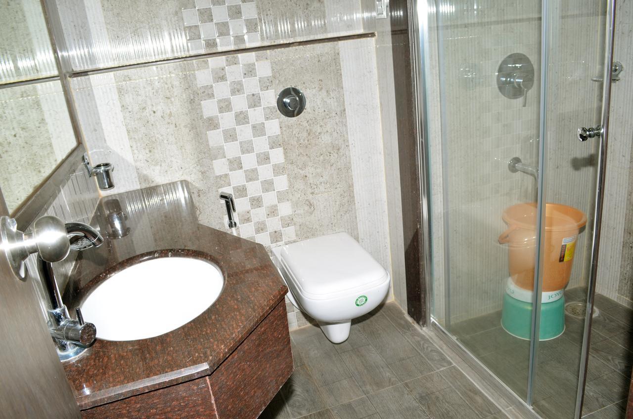 Rājahmundry Hotel Surya المظهر الخارجي الصورة