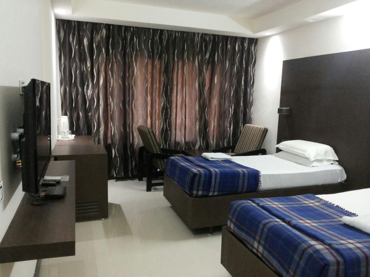 Rājahmundry Hotel Surya المظهر الخارجي الصورة