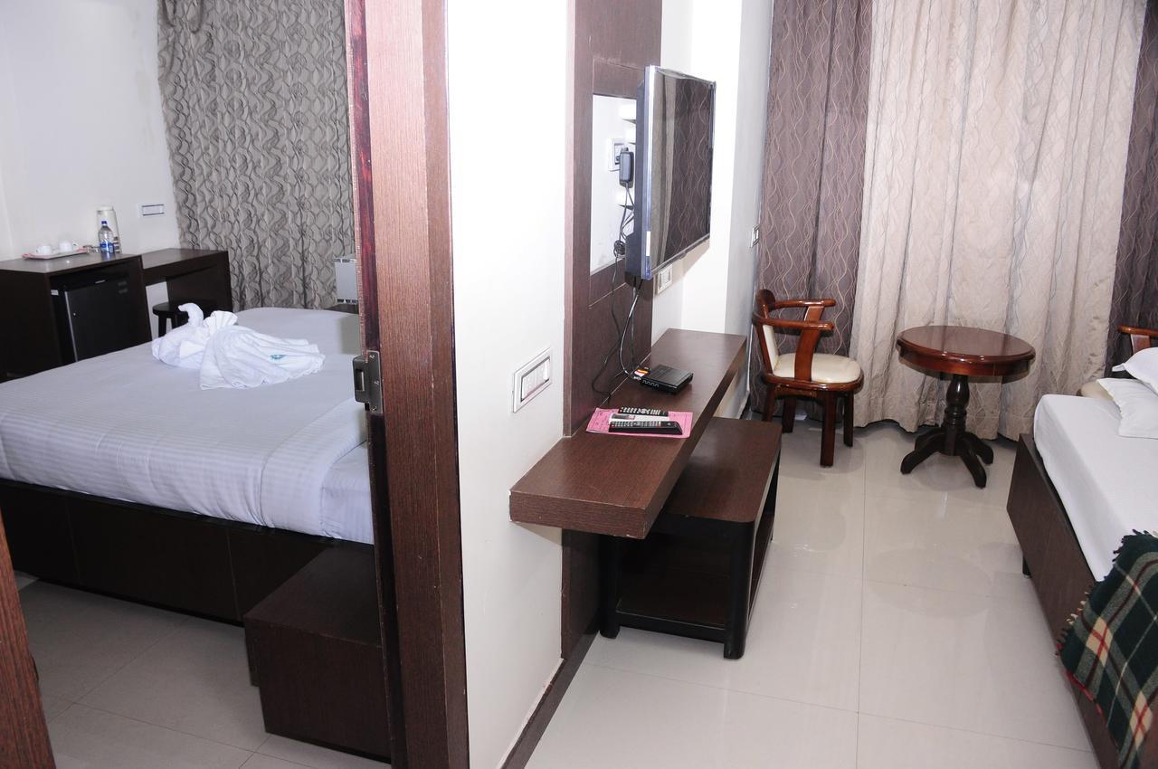 Rājahmundry Hotel Surya المظهر الخارجي الصورة