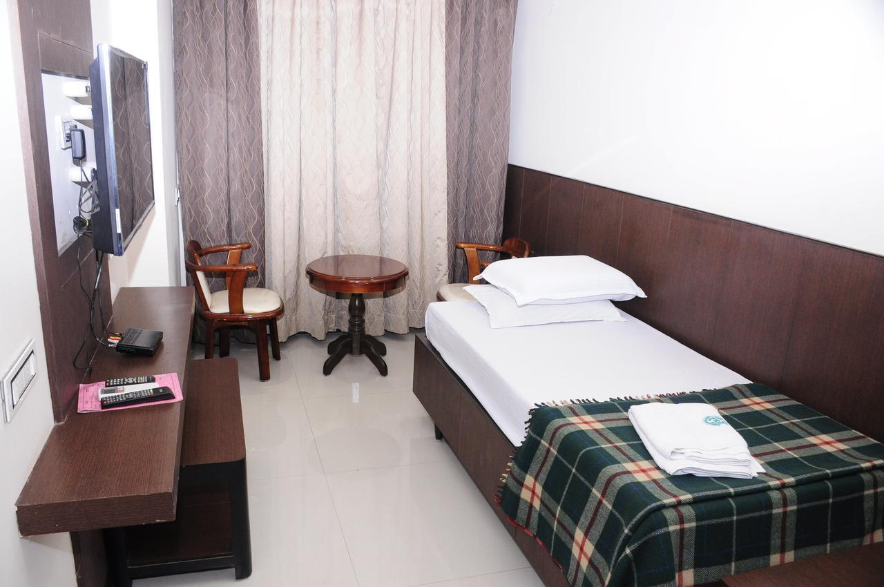 Rājahmundry Hotel Surya المظهر الخارجي الصورة