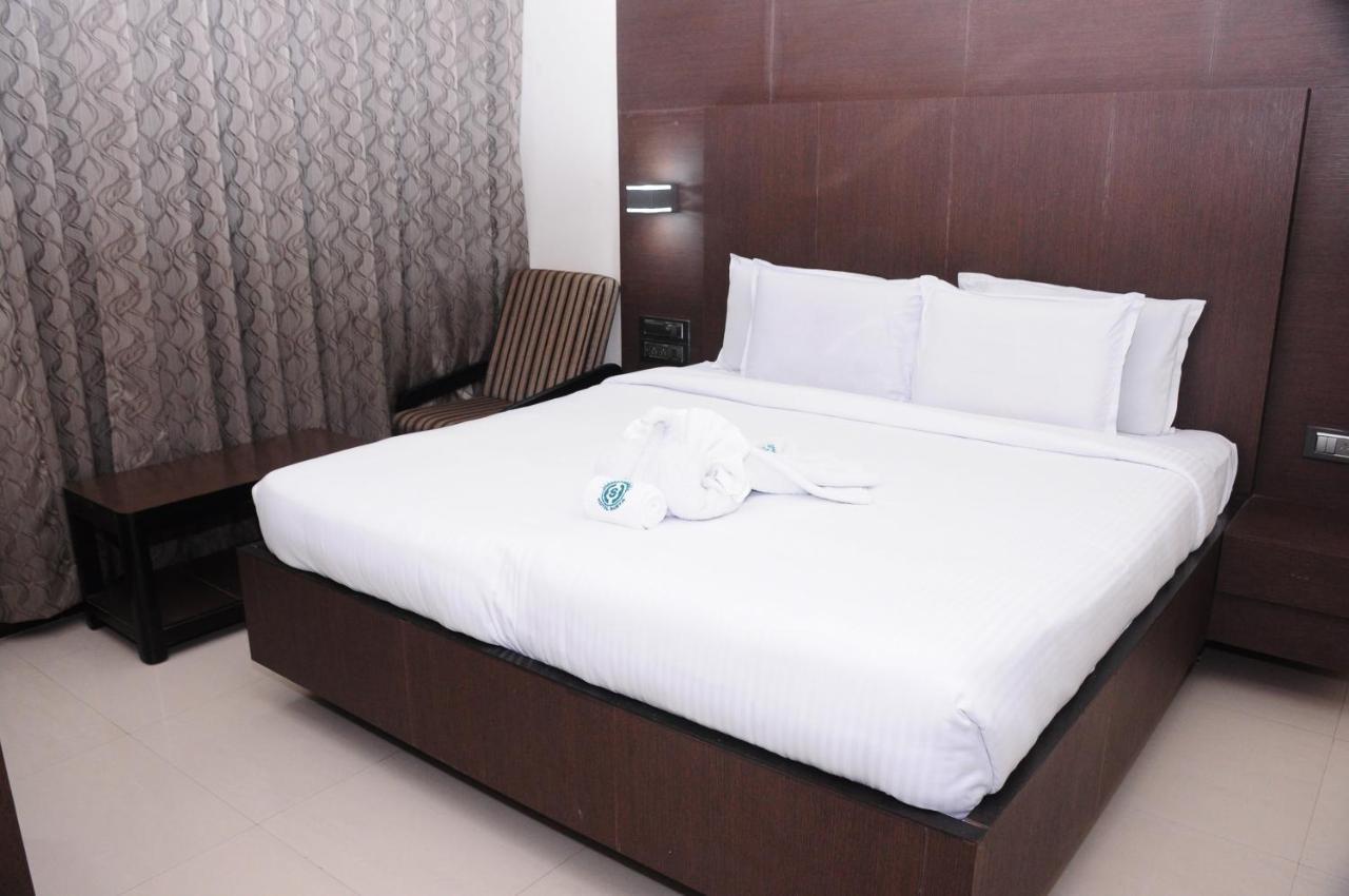 Rājahmundry Hotel Surya المظهر الخارجي الصورة